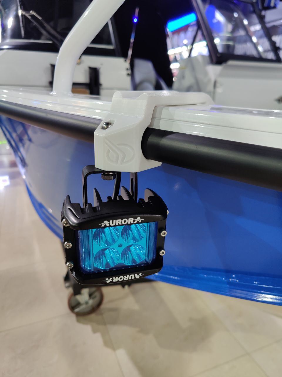 Крепеж носовых фар (к-кт 2шт) FishPro, Волжанка 46-50 (2025, рез. привальник) пластик, белый