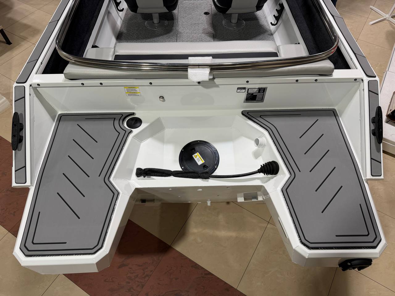 Покрытие EvaDeck на кринолины лодки Волжанка 46 (2025 г.в.), Прокатись.ру