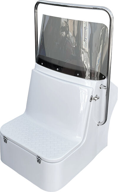 Консоль на RIB 460-490 со стеклом, корпус белый, Baltic Boats