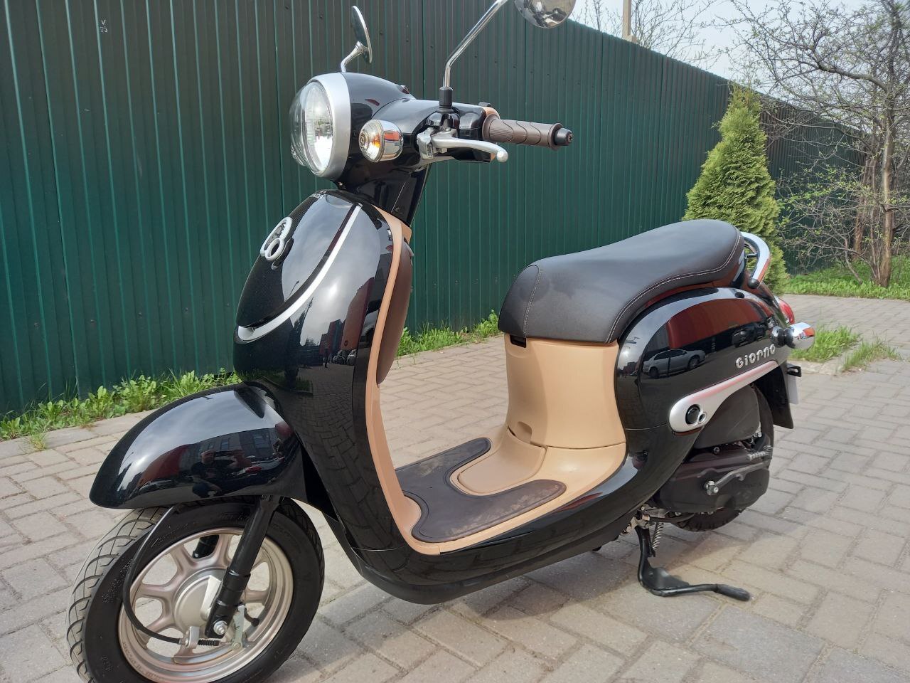 Скутер Honda Giorno PGM-FI AF77 С ПРОБЕГОМ черный