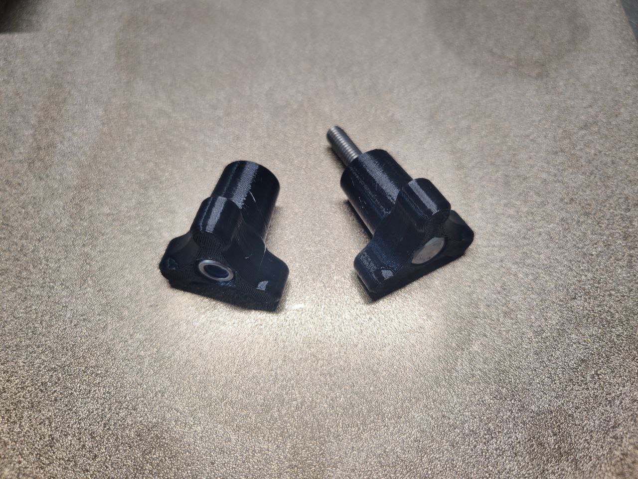 Ручка (барашек) треугольный М6. Удлиненный. Цвет черный. К-т 2шт Прокатись.Ру Ручка (барашек) треугольный М6. Удлиненный. Цвет черный. К-т 2шт Прокатись.Ру