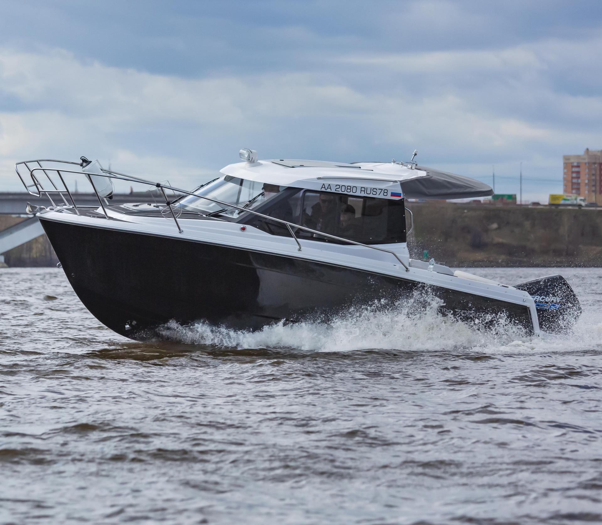 Катер СПЭВ Phoenix 700 Cabin