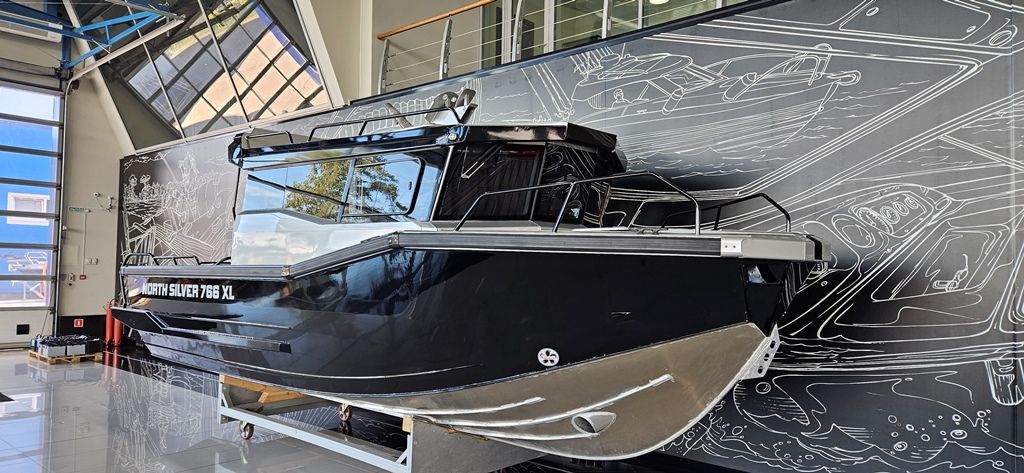 Катер NorthSilver 766 PRO XXL Cabin Катер NorthSilver 766 PRO XXL Cabin