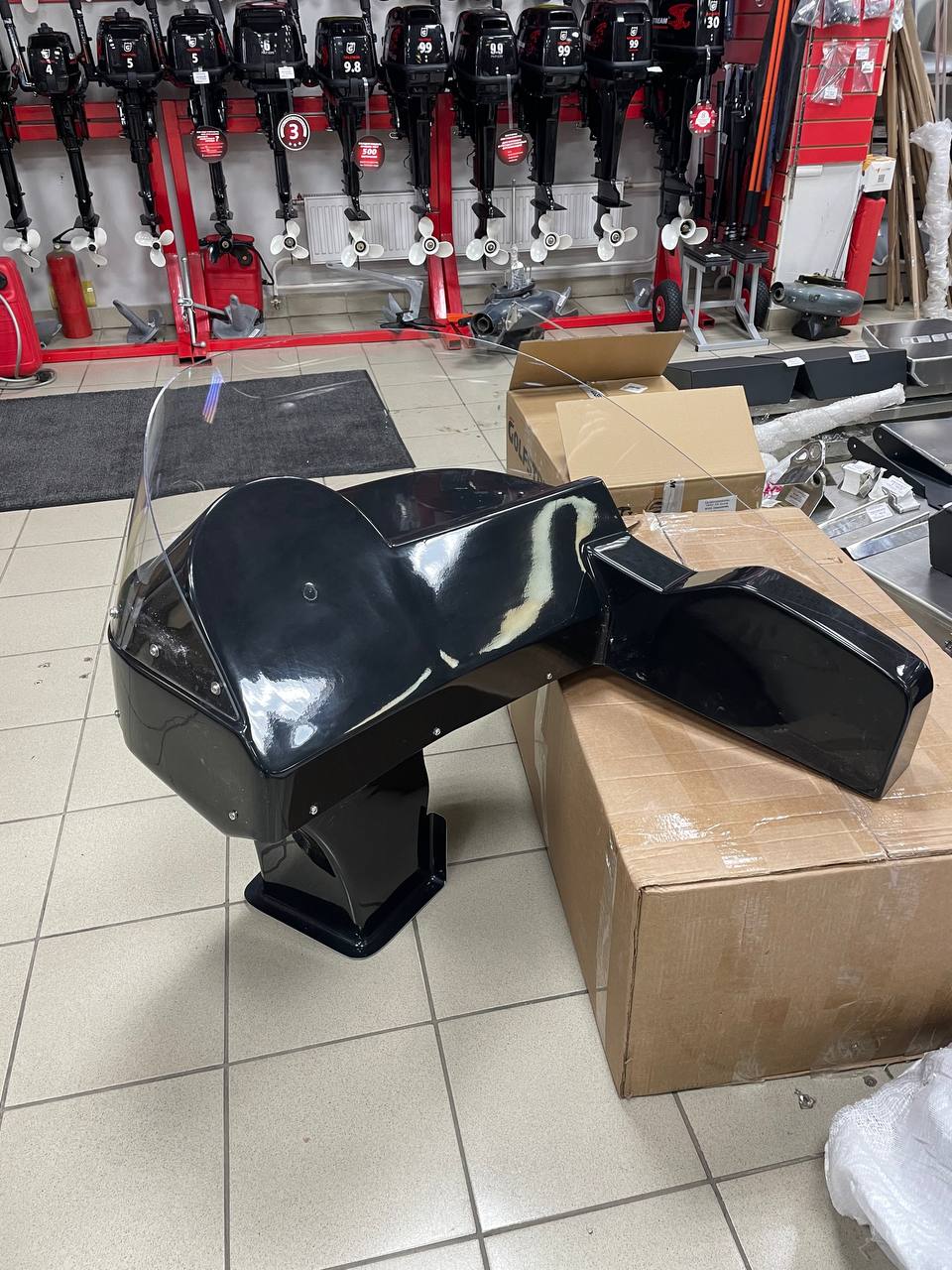 Консоль рулевая для лодок RIB 460-490 с привязкой к полу, черная