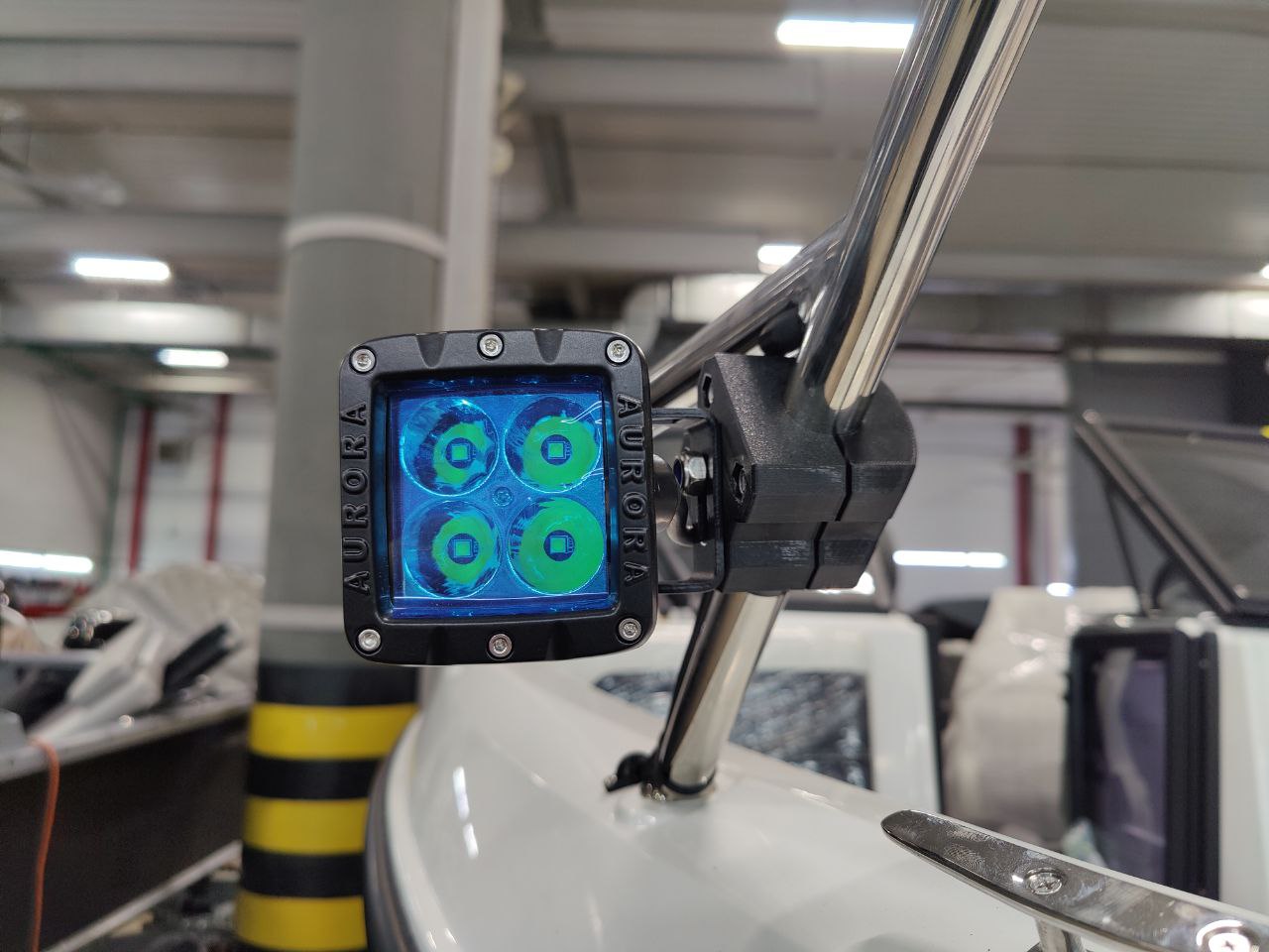 Крепеж носовых фар (к-кт 2шт) рейлинг 28 мм (пластик) м8, черный, Прокатись.ру