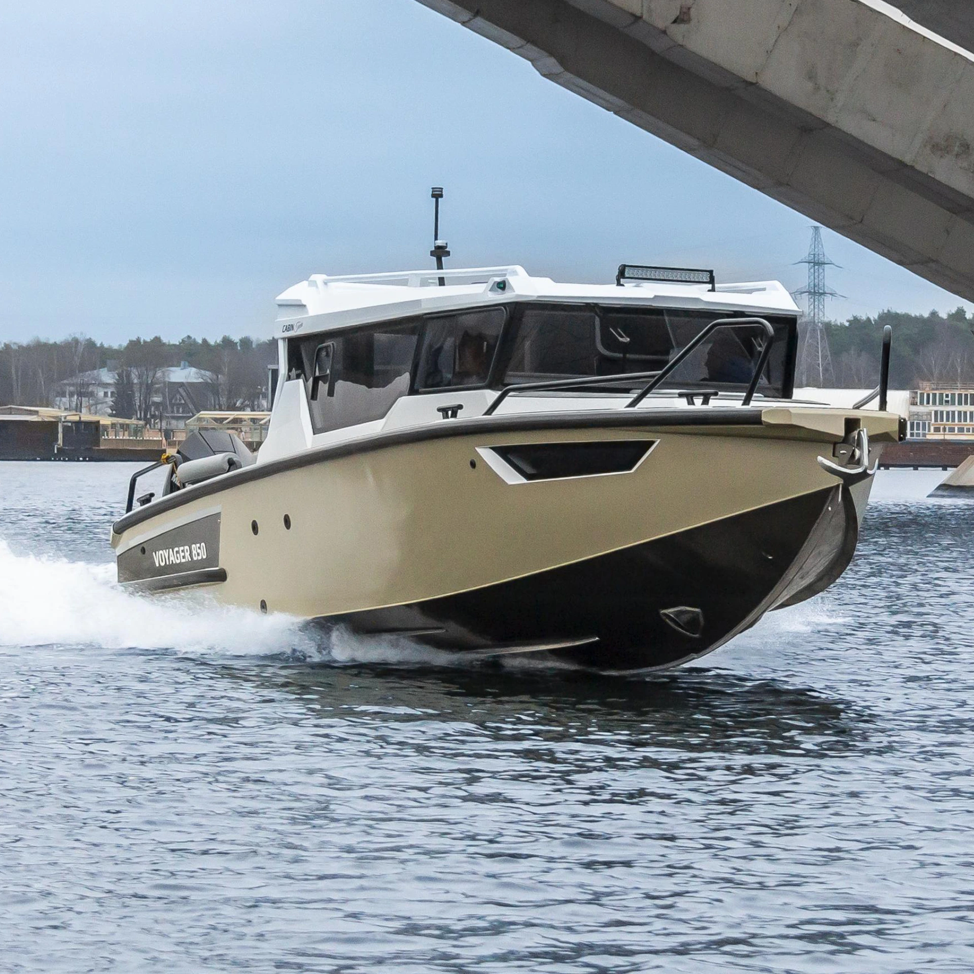 Катер Volzhanka VOYAGER 850 CABIN TWIN