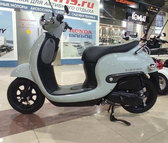 Скутер Honda Giorno PGM-FI AF77 С ПРОБЕГОМ светло-серый