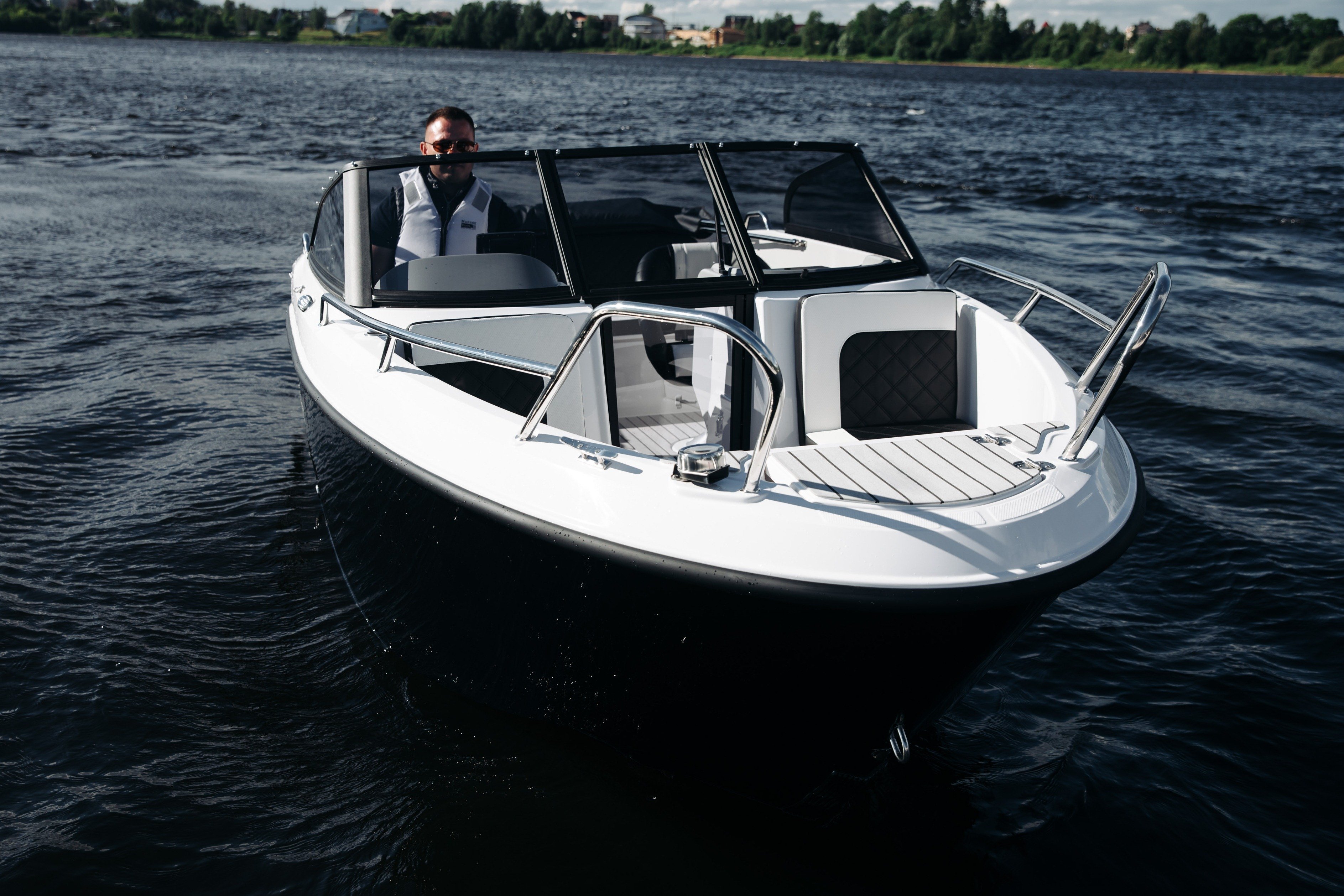 Лодка феникс 530. Катер phoenix 560 каюта. Феникс 510 br. Лодка phoenix. Катер phoenix 510.