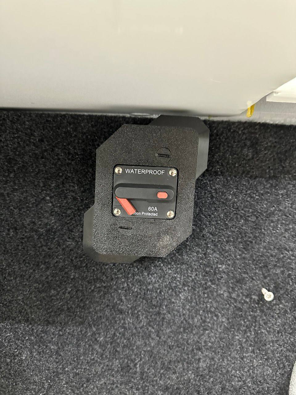 Кожух декоративный для предохранителя электромотора, Прокатись.Ру