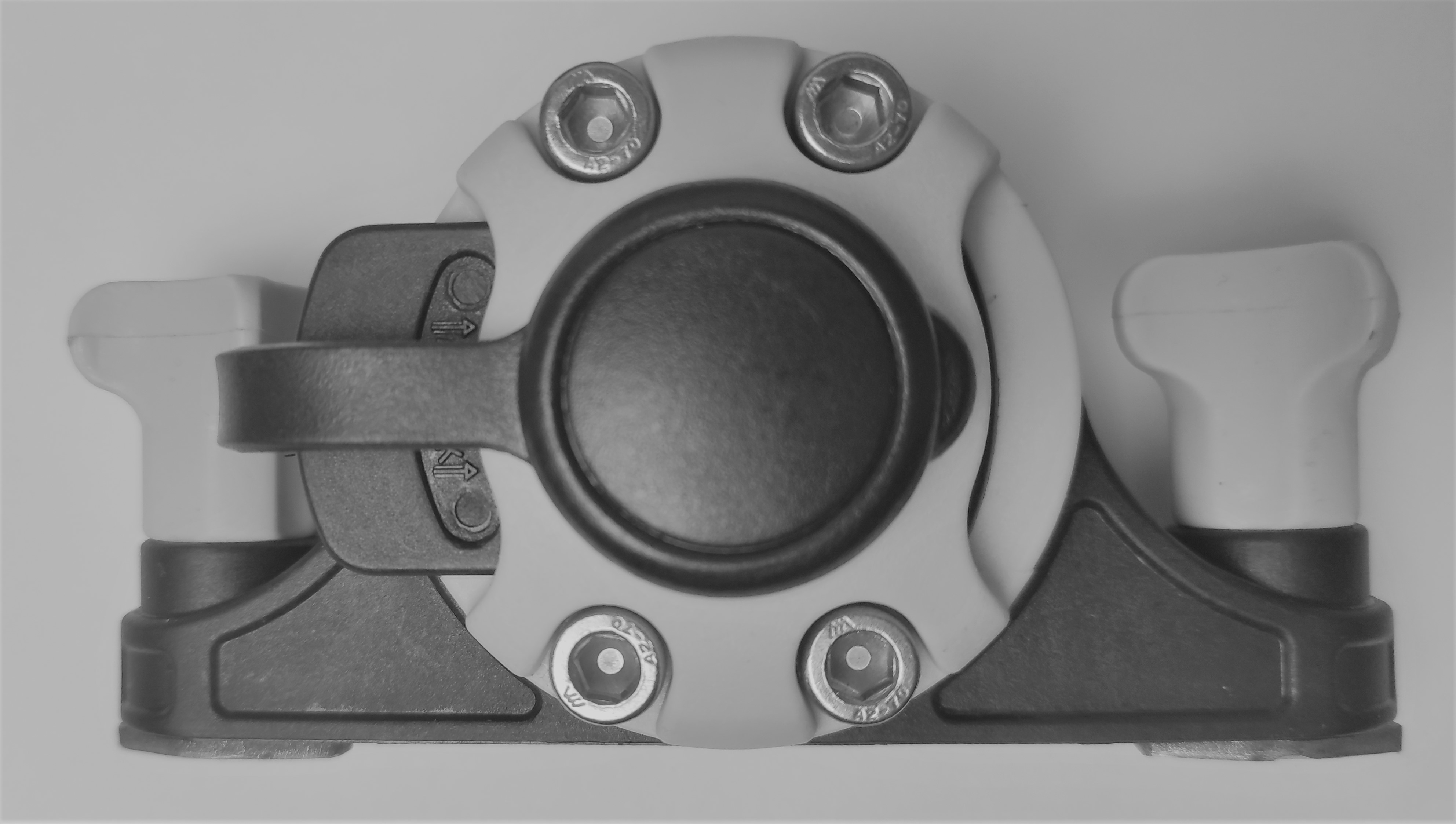 Основание вертикальное для Т-паза черный/белый FA-0005-T2