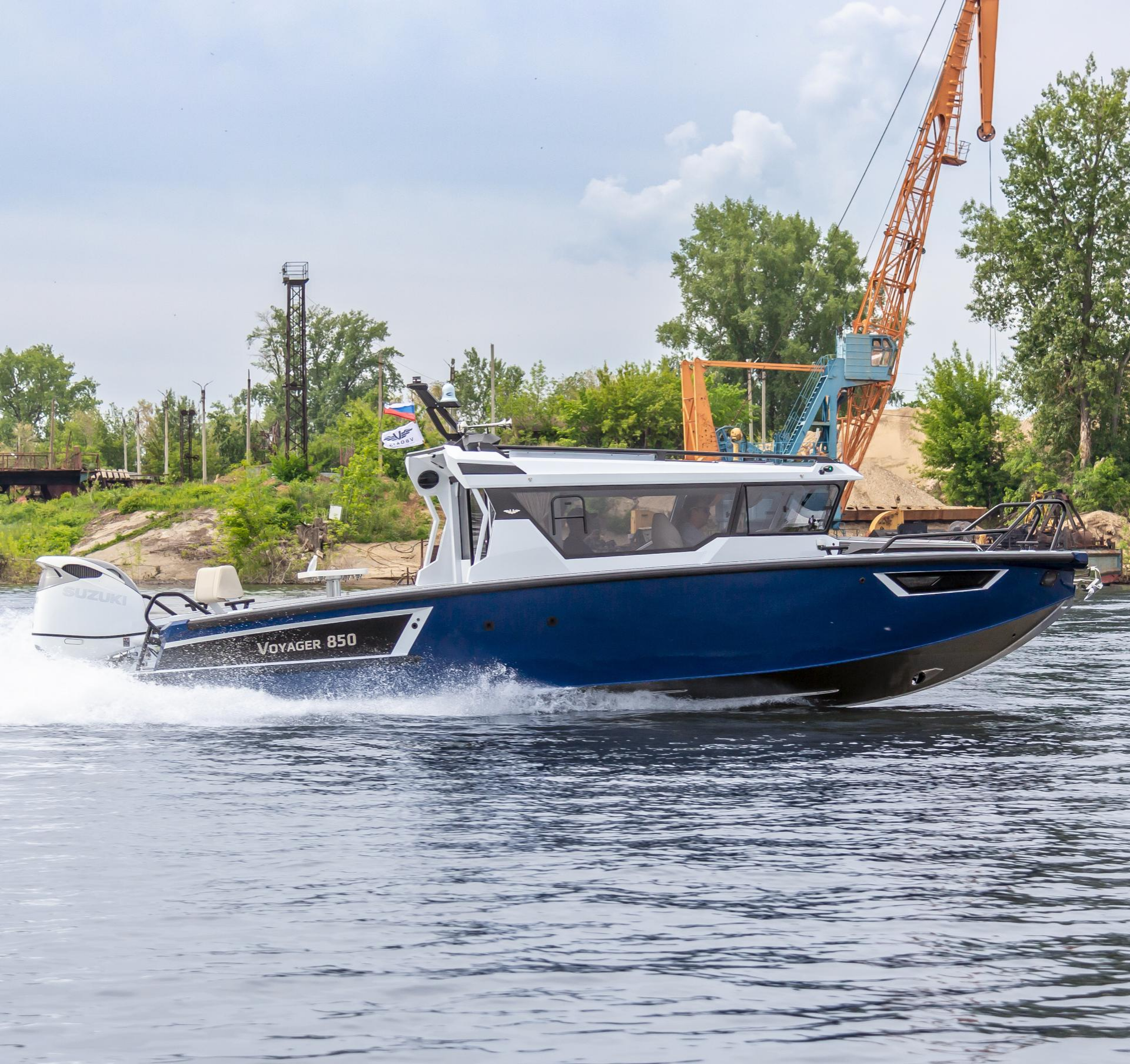Катер Volzhanka VOYAGER 850 CABIN