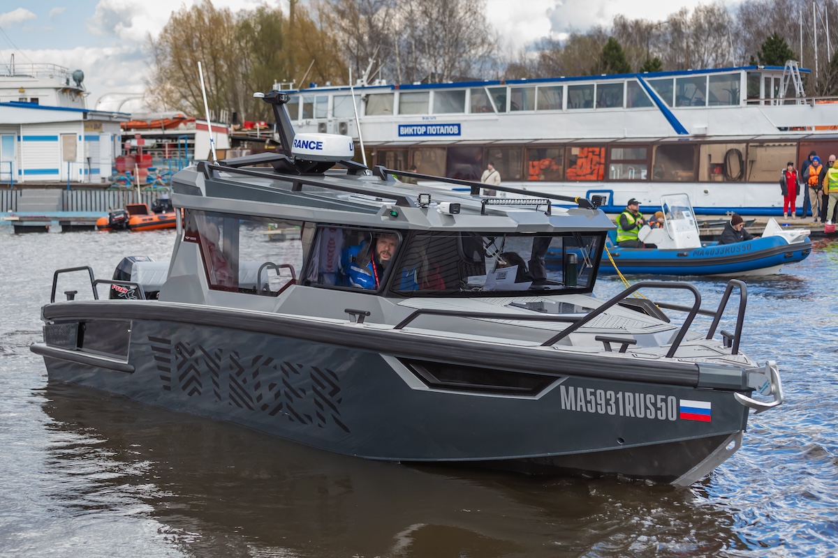 Катер Volzhanka VOYAGER 850 CABIN