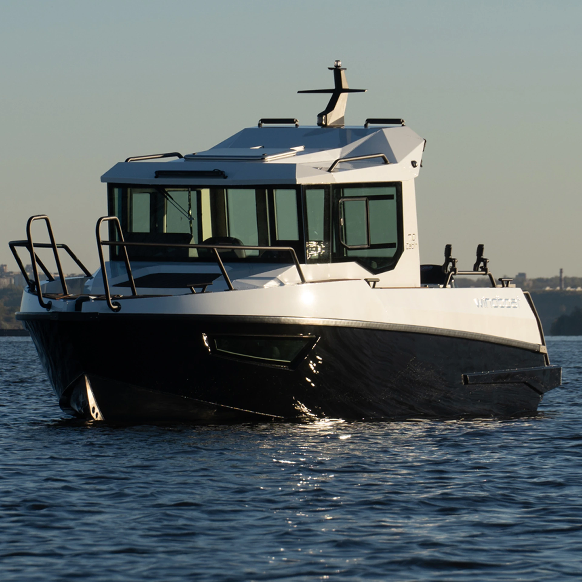 Катер Windboat 7.0 Cabin