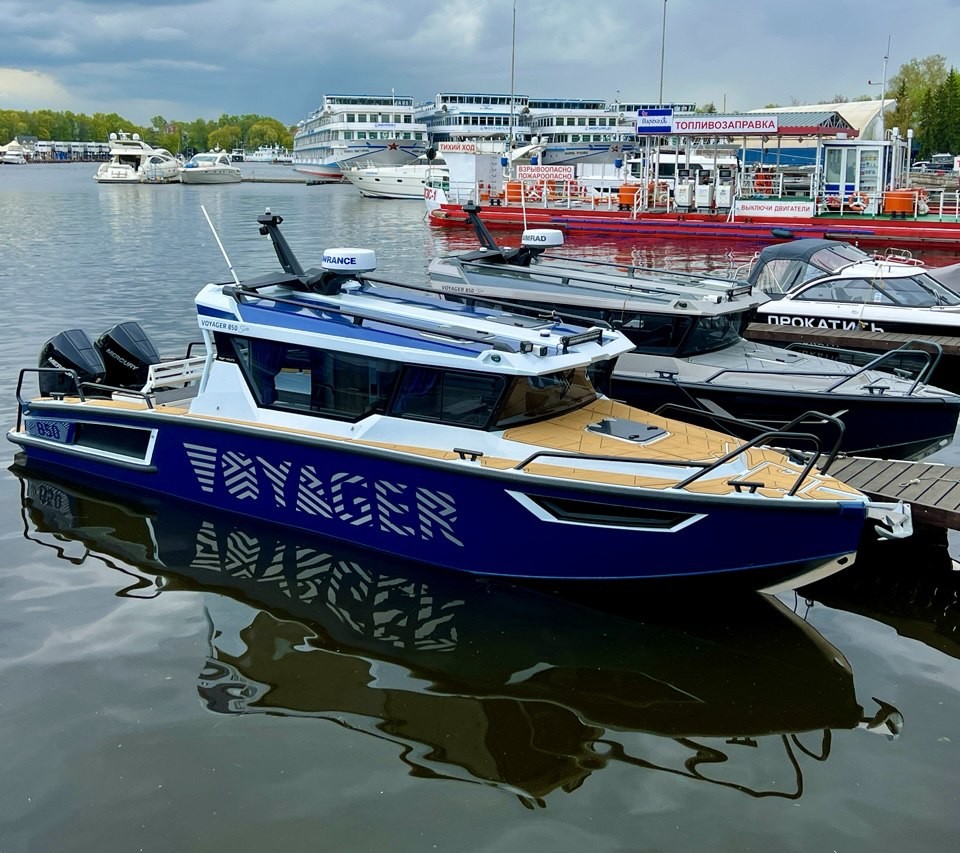 Катер Volzhanka VOYAGER 850 CABIN TWIN