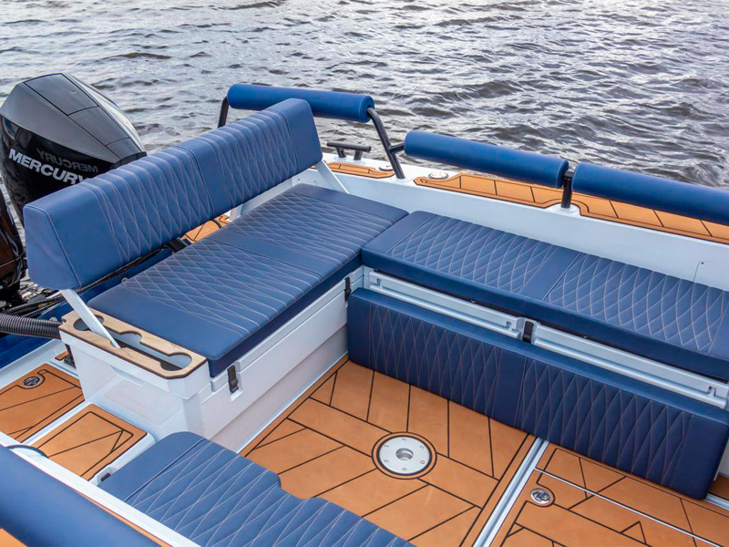 сколько стоит кабинный катер VOYAGER 850 CABIN TWIN