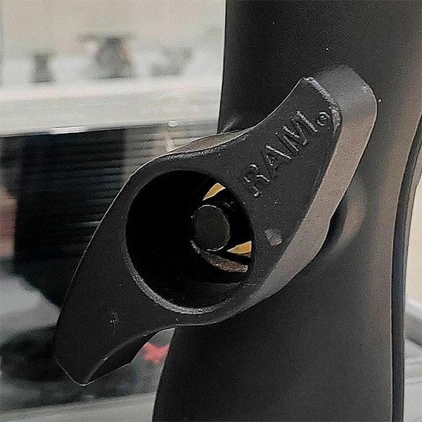 держатель эхолота RAM в Москве