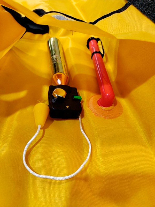 сколько стоит спасательные жилеты