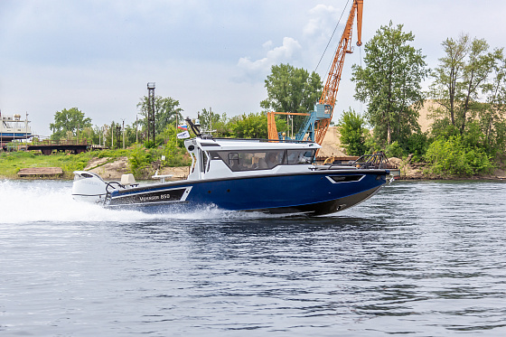 Катер Volzhanka VOYAGER 850 CABIN