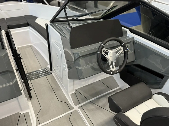 Катер СПЭВ Phoenix 605 BR