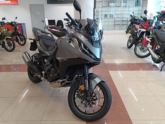 Мотоцикл Honda NT1100 DR серый
