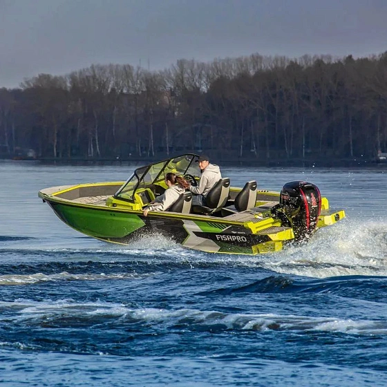 Катер Volzhanka FISHPRO X5 c YAMER EF130 Катер Volzhanka FISHPRO X5 c YAMER EF130