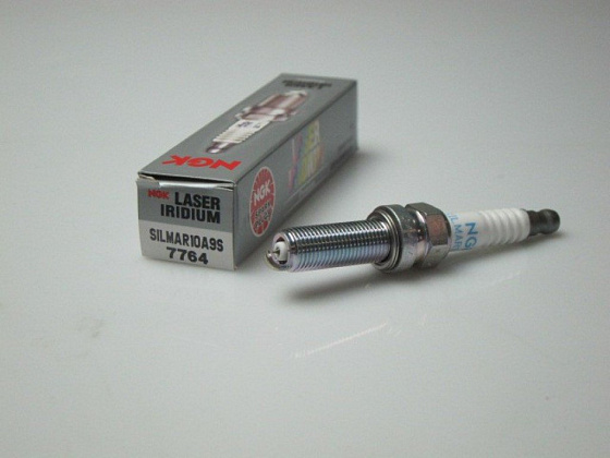 SILMAR10A9S Свеча